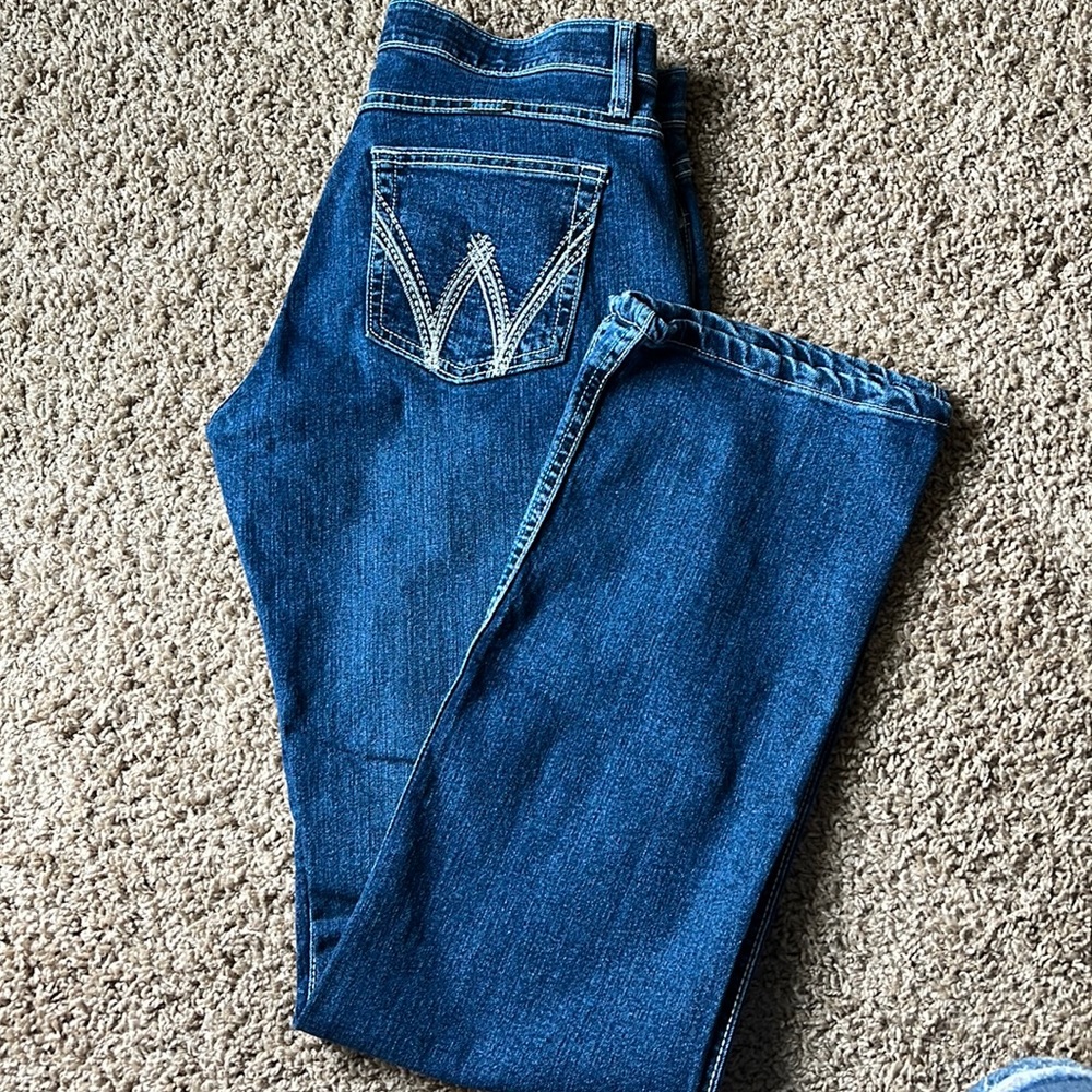 Wrangler jeans , medium wash, size 9/10 x34
